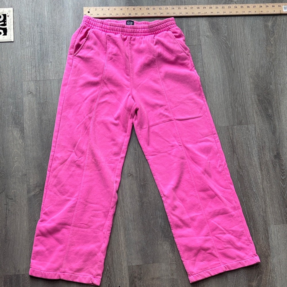 GAP Pink Crewneck Sweatshirt & Jogger Set Size Medium - Picture 7 of 9
